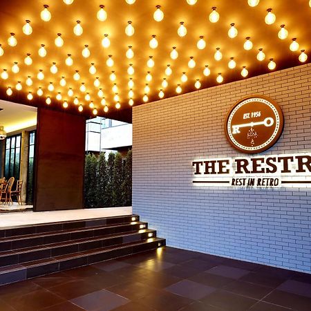 The Restro Hotel HHQ Buitenkant foto
